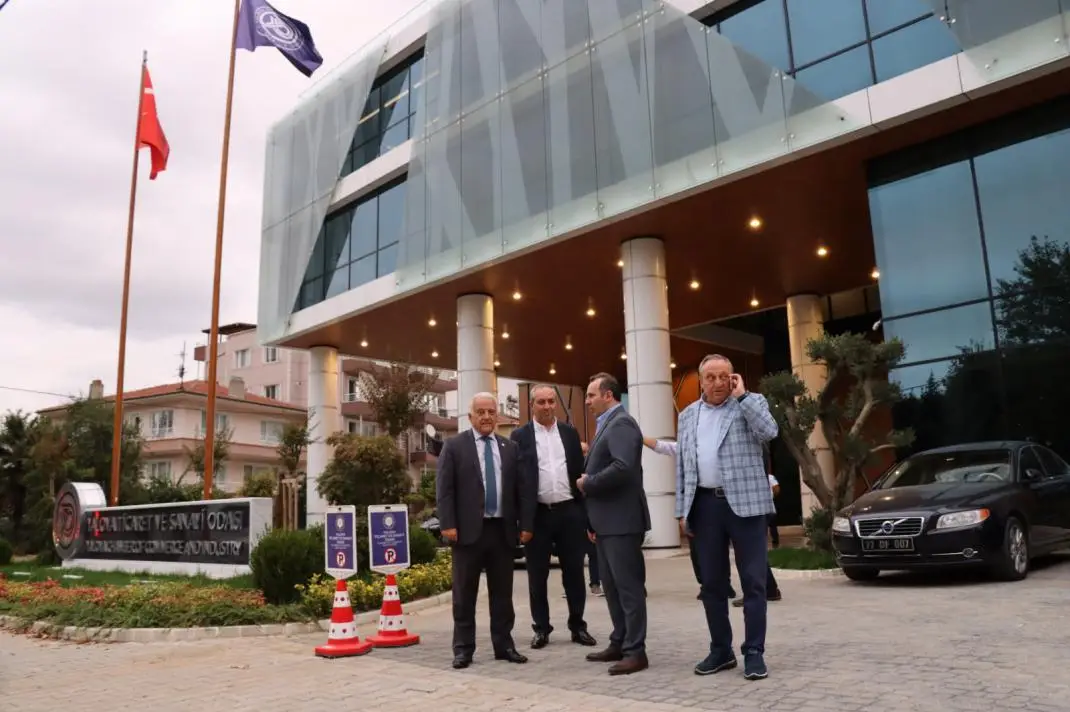 BASKAN-VEKILI-TUTUK-YTSONUN-YENI-BINASINI-GEZDI-1