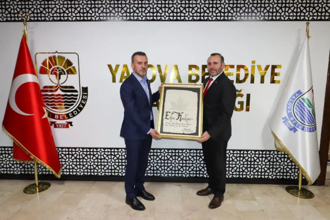 AK-PARTI-GENEL-BASKAN-YARDIMCISI-KANDEMIR-YALOVA-BELEDIYESINI-ZIYARET-ETTI-1