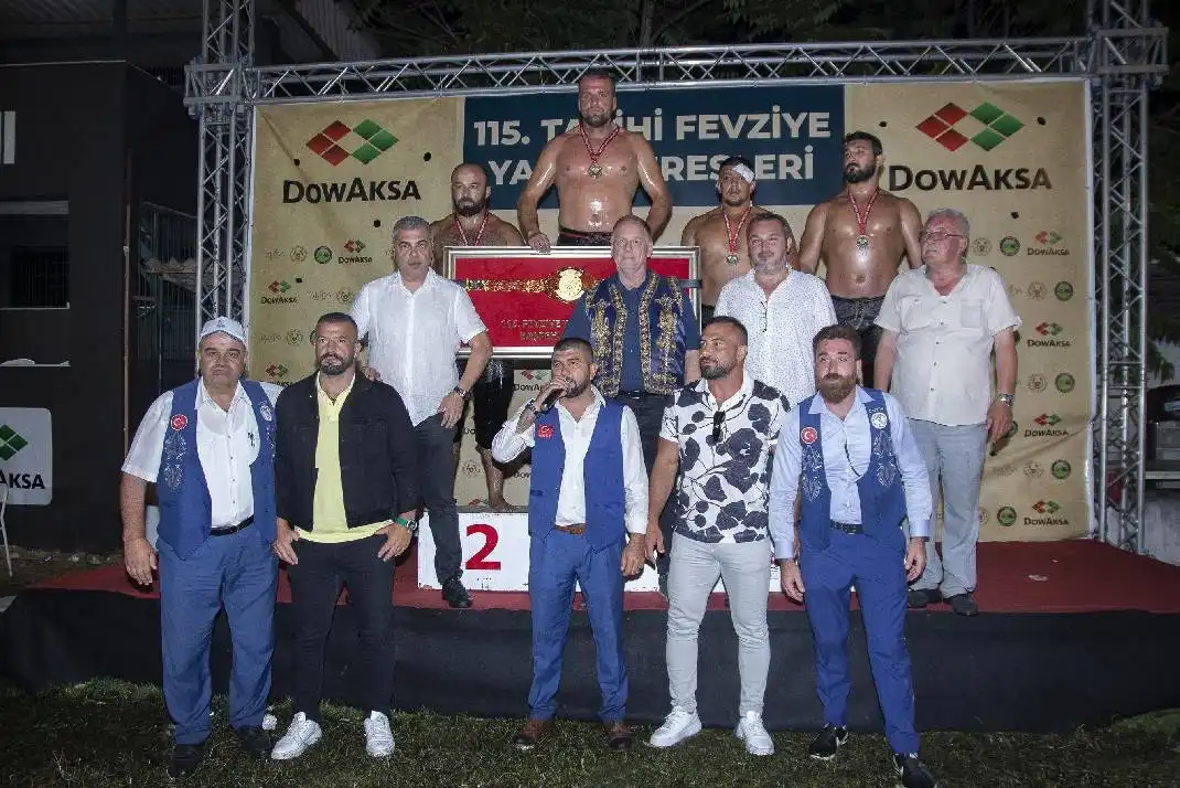 TARIHI-FEVZIYE-GURESLERINDE-BASPEHLIVAN-HUSEYIN-GUMUSALAN-OLDU-1