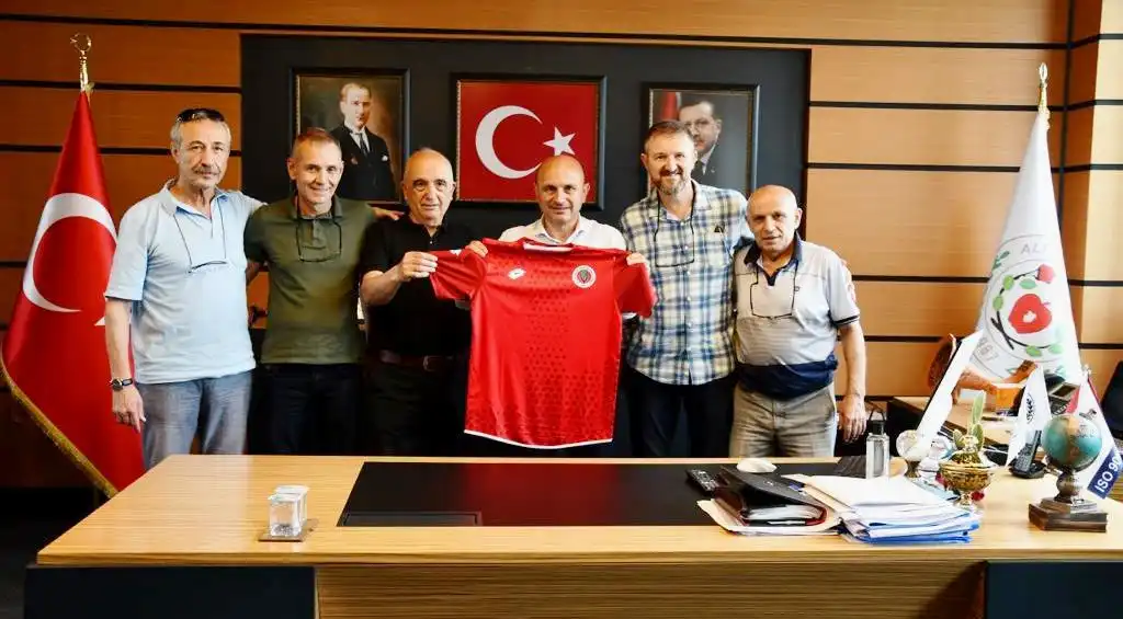 YALOVASPOR MASTERLER DERNEĞİ'NDEN ORAL'A ZİYARET
