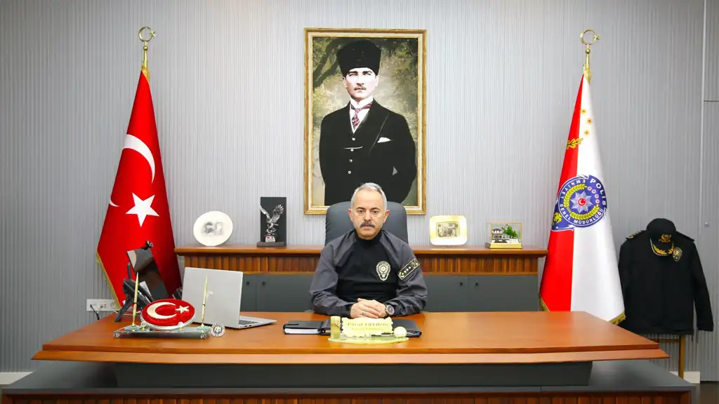 YALOVA İL EMNİYET MÜDÜRÜ ÜMİT BİTİRİK'TEN YENİ YIL MESAJI!