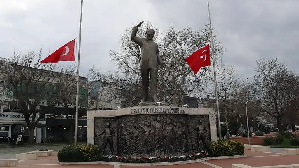 BOLU KARTALKAYA’DA OTEL YANGINI 76 KİŞİ HAYATINI KAYBETTİ, TÜRKİYE YAS TUTUYOR