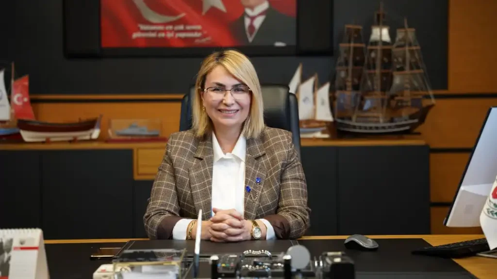 Altınova Belediye Başkanı Yasemin Fazlaca