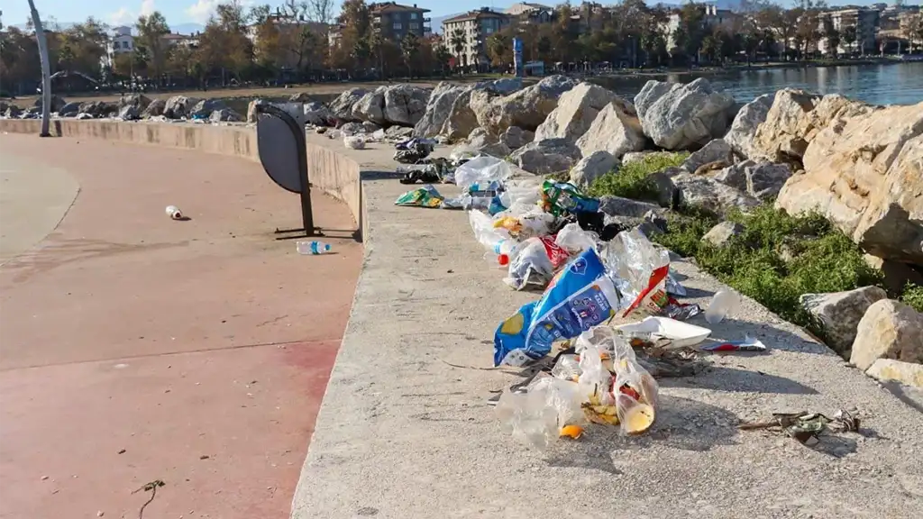 YALOVA’NIN ŞİİR YOLU ÇEVRE KİRLİLİĞİYLE GÜNDEMDE